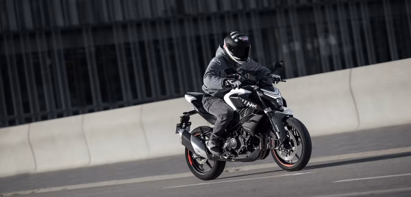 CFMOTO 450NK - Imagen 7